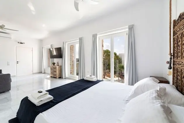 Villa, Havuz Kenarı