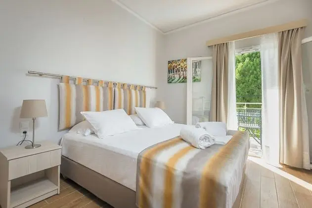 Superior Apart Daire, 3 Tek Kişilik Yatak, Avlu Manzaralı