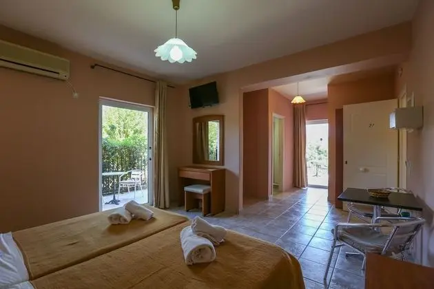 Üç Kişilik Oda, Deniz Manzaralı