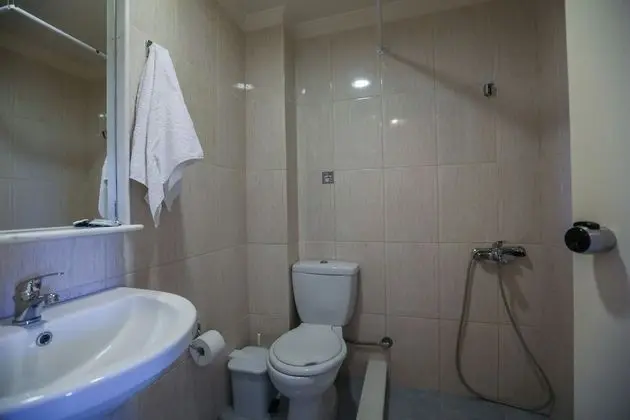 Üç Kişilik Oda, Deniz Manzaralı