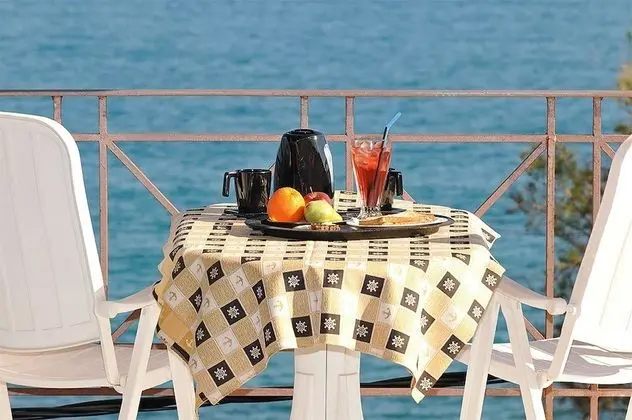 Basic Tek Büyük veya İki Ayrı Yataklı Oda, Deniz Manzaralı