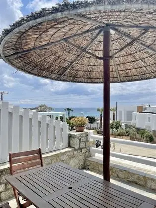 Üç Kişilik Oda, Deniz Manzaralı