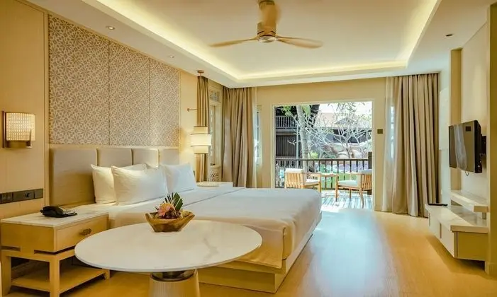 Oda, Teras, Havuz Kenarı