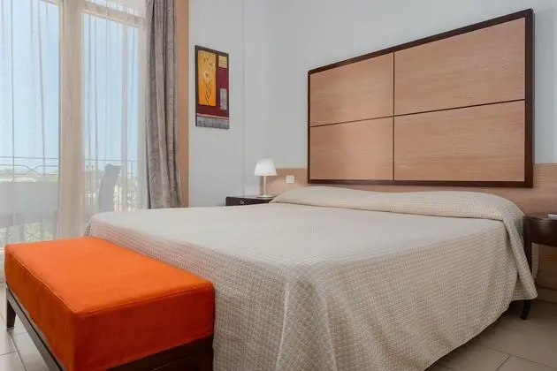 Classic Tek Büyük Yataklı Oda, Balkon, Kısmi Deniz Manzaralı (Garden Fitness & SPA)