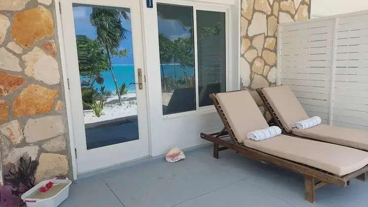 Beachfront Queen