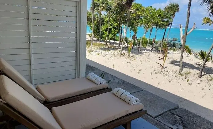 Beachfront Queen