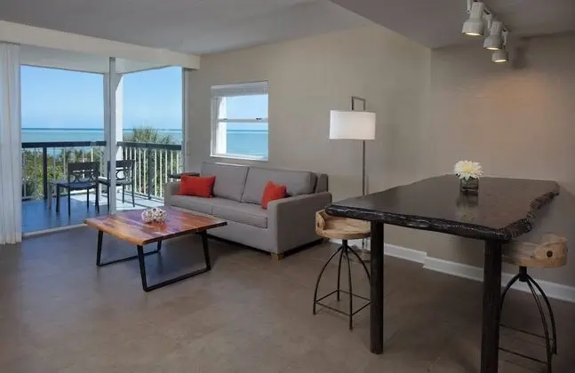 Süit, 1 En Büyük (King) Boy Yatak ve Çekyat, Okyanus Manzaralı (One Bedroom Ocean Front King Suite)