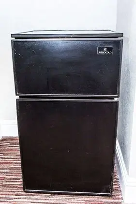 Standard Oda, 1 En Büyük (King) Boy Yatak, Şömine