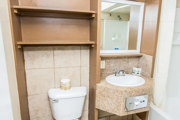 Standard Oda, 1 En Büyük (King) Boy Yatak, Şömine