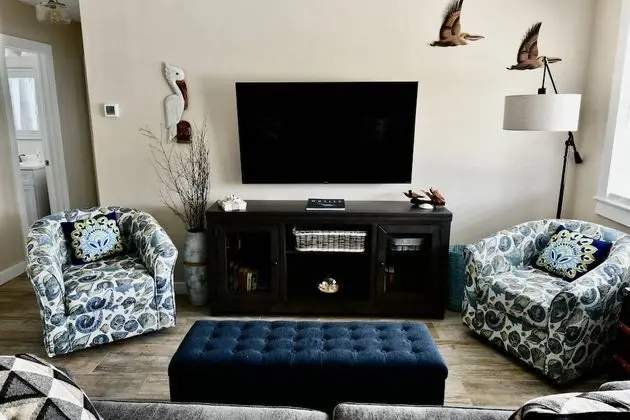 Ev (Pelican Landing)