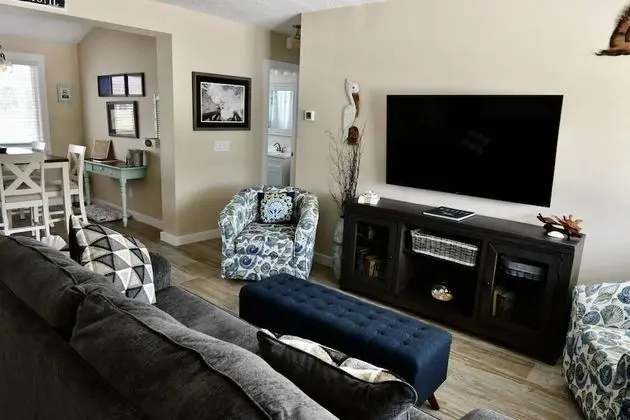 Ev (Pelican Landing)