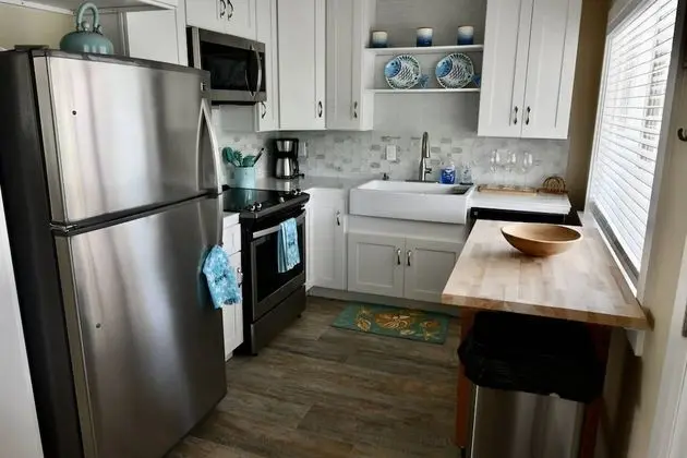 Ev (Pelican Landing)