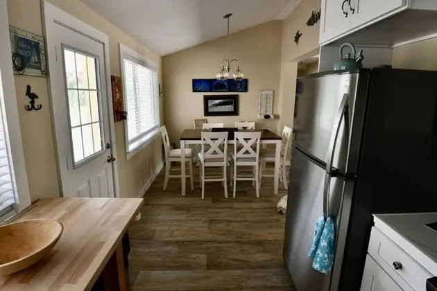 Ev (Pelican Landing)