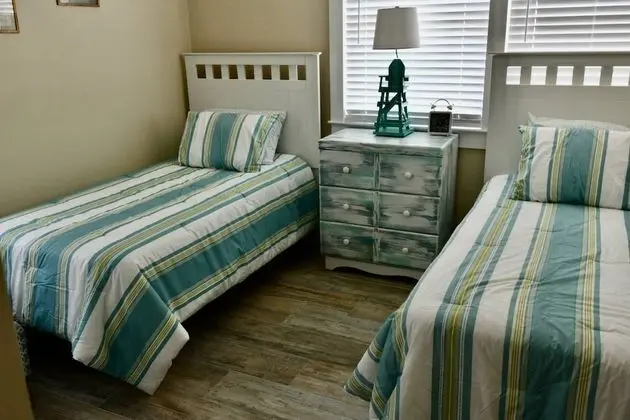 Ev (Pelican Landing)