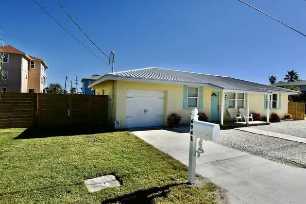 Ev (Pelican Landing)