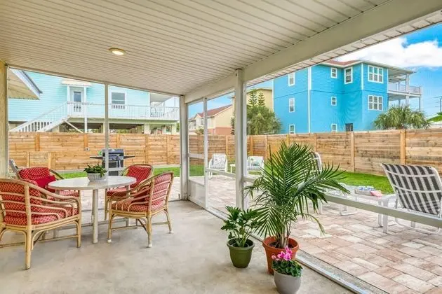 Ev (Pelican Landing)