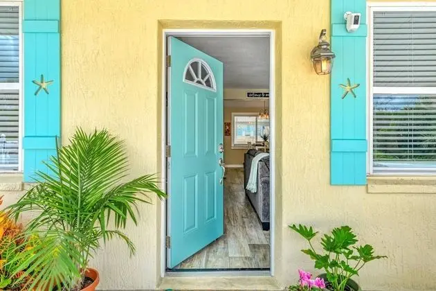 Ev (Pelican Landing)