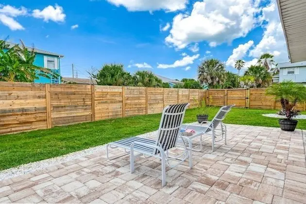 Ev (Pelican Landing)