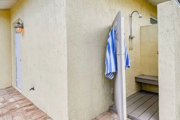 Ev (Pelican Landing)