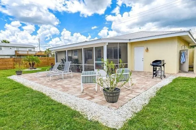 Ev (Pelican Landing)