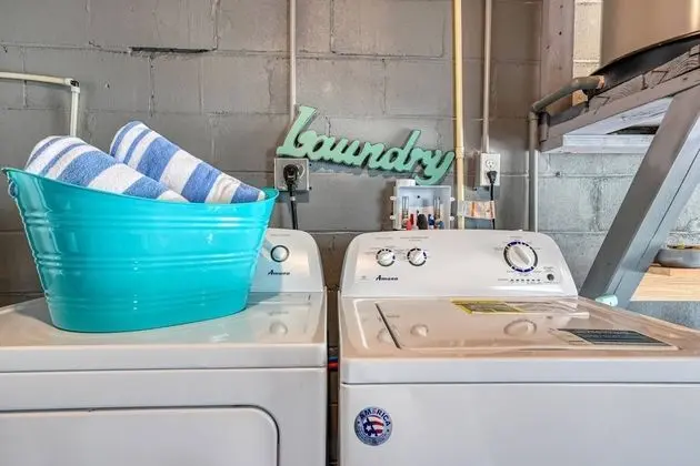 Ev (Pelican Landing)