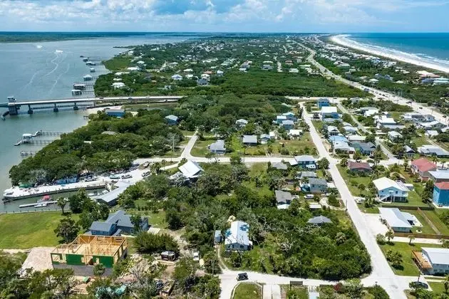 Ev (Pelican Landing)