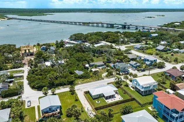 Ev (Pelican Landing)