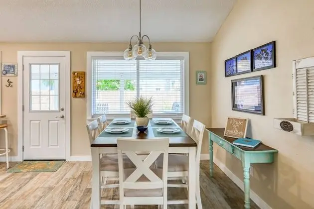 Ev (Pelican Landing)