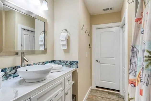 Ev (Pelican Landing)