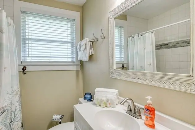 Ev (Pelican Landing)