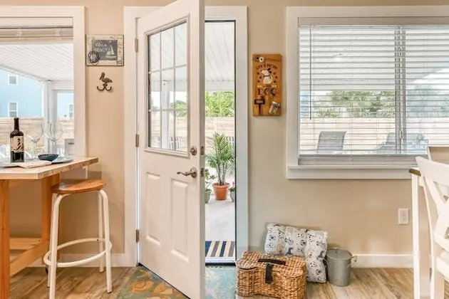 Ev (Pelican Landing)