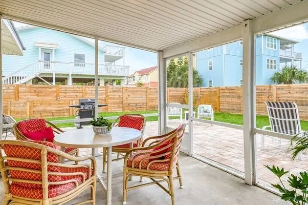 Ev (Pelican Landing)