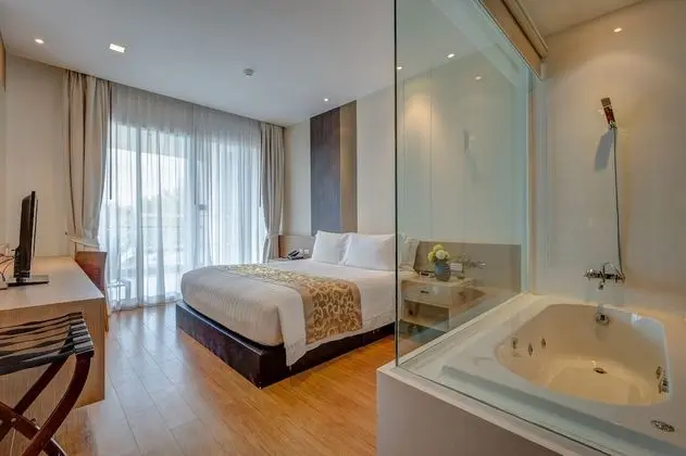 Deluxe Suite