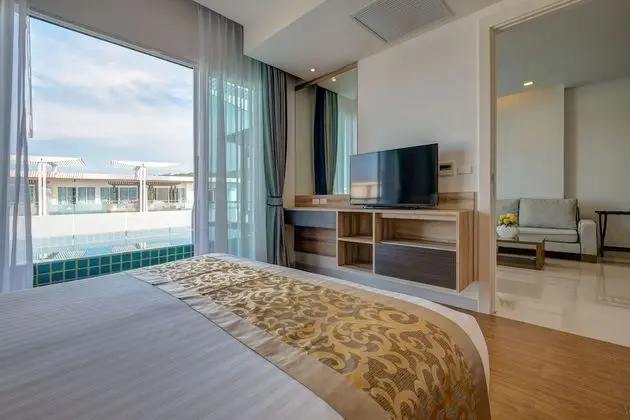 Sky Pool Suite with Two Bedroom