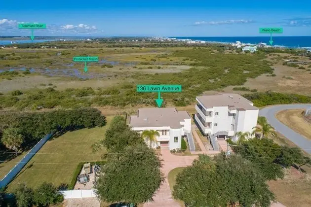 Ev (Pelicans Point)