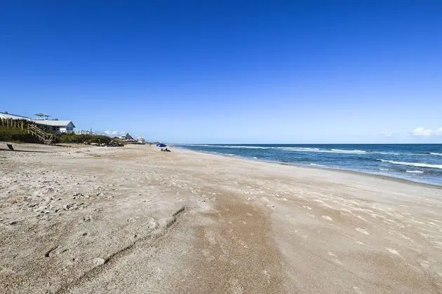 Ev (Pelicans Point)