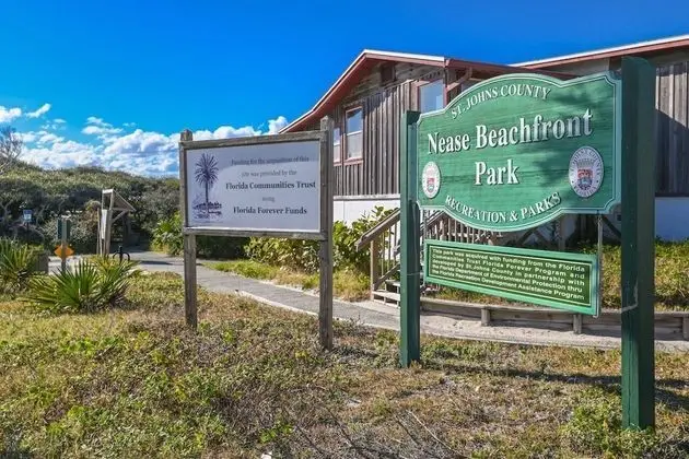 Ev (Pelicans Point)