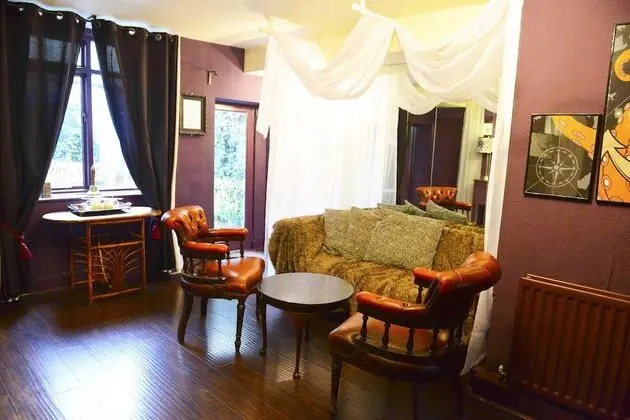 Lover's Lair Private Entrance