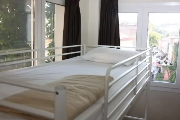 Ortak Ranzalı Oda, Ortak Banyo (Women only)