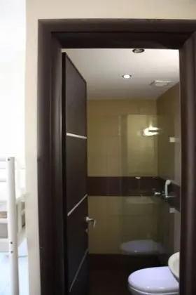 Ortak Ranzalı Oda, Ortak Banyo (Women only)