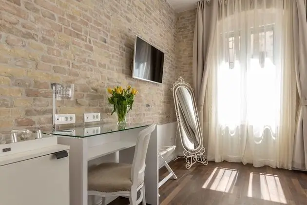 Deluxe Double Room-202