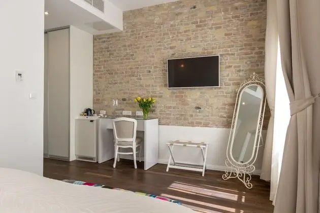 Deluxe Double Room-202