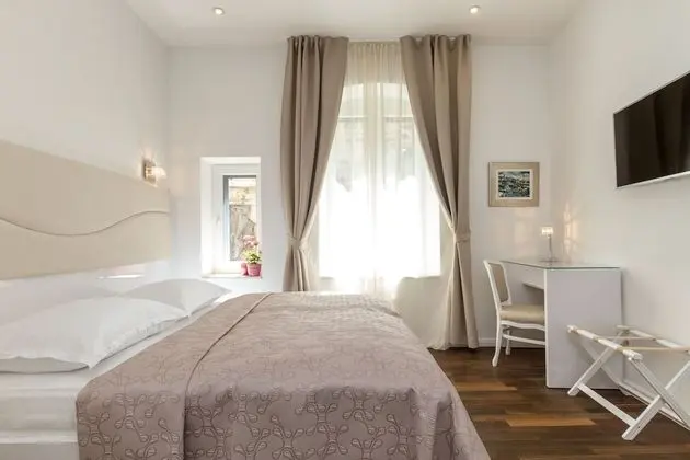 Deluxe Double Room, City View-204