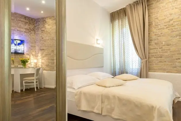 Deluxe Double Room (Extra Bed)-201