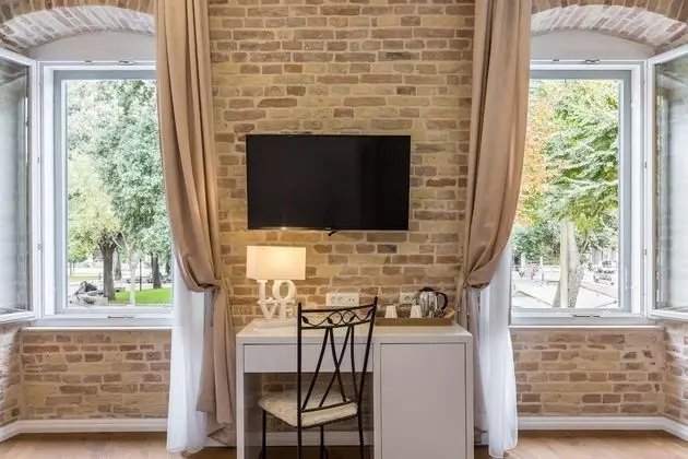 Deluxe Double Room (Extra Bed)-201