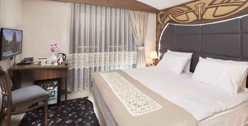 Çift Kişilik, Şehir Manzaralı
