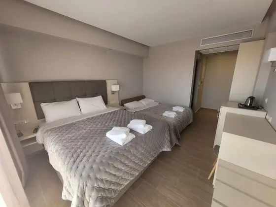 Deluxe Dört Kişilik Oda