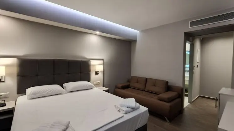 Deluxe Dört Kişilik Oda