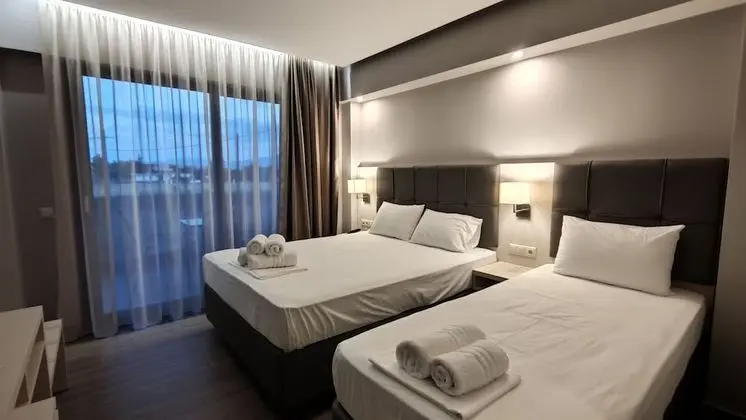 Deluxe Üç Kişilik Oda