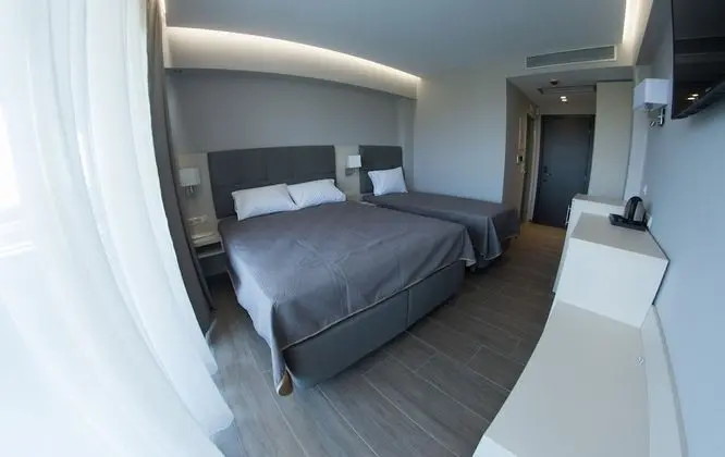 Deluxe Üç Kişilik Oda